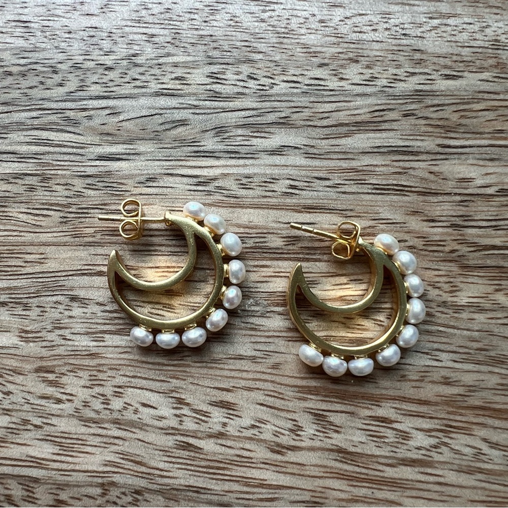 Pearl hoop earrings - Picture 3 of 4